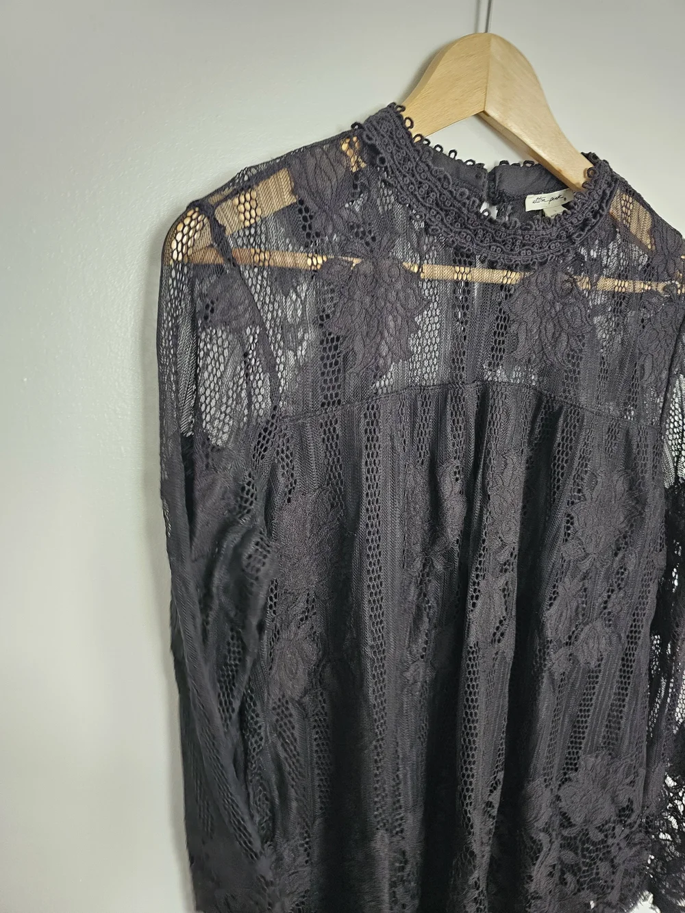 Ultra Pink Sheer Lace Boho Blouse Scalloped Edge Black Size L Mock Neck Romantic - Picture 4 of 10